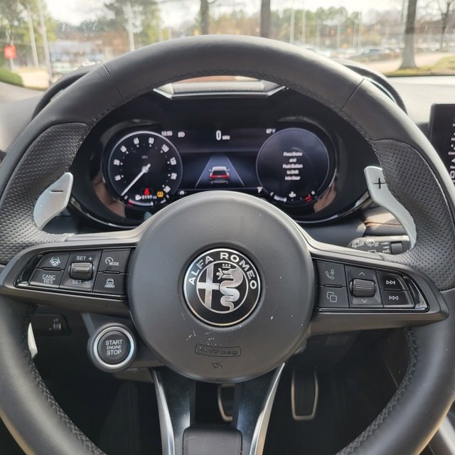 Used 2025 Alfa Romeo Tonale Veloce w/ Premium Package image 14
