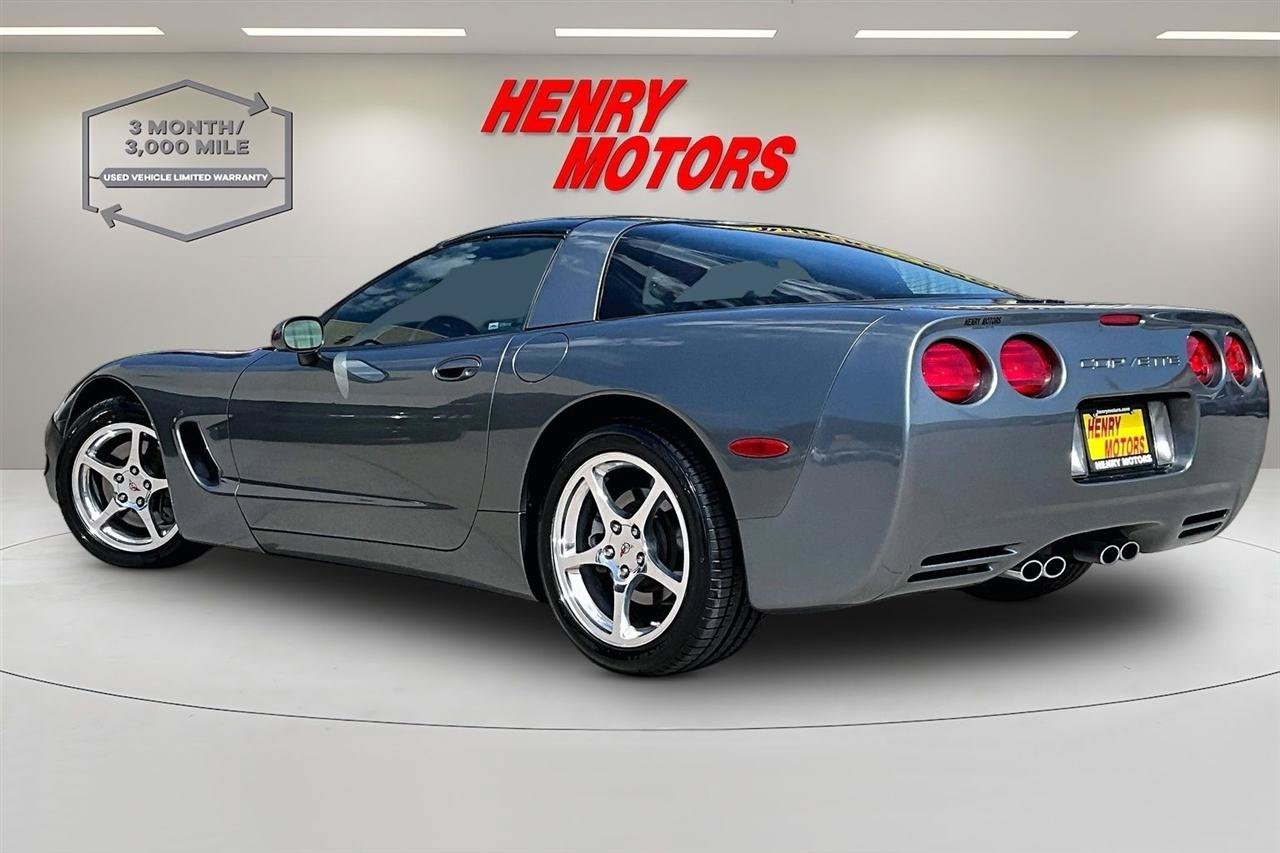 Used 2004 Chevrolet Corvette Coupe w/ Roof Package RWD image 4