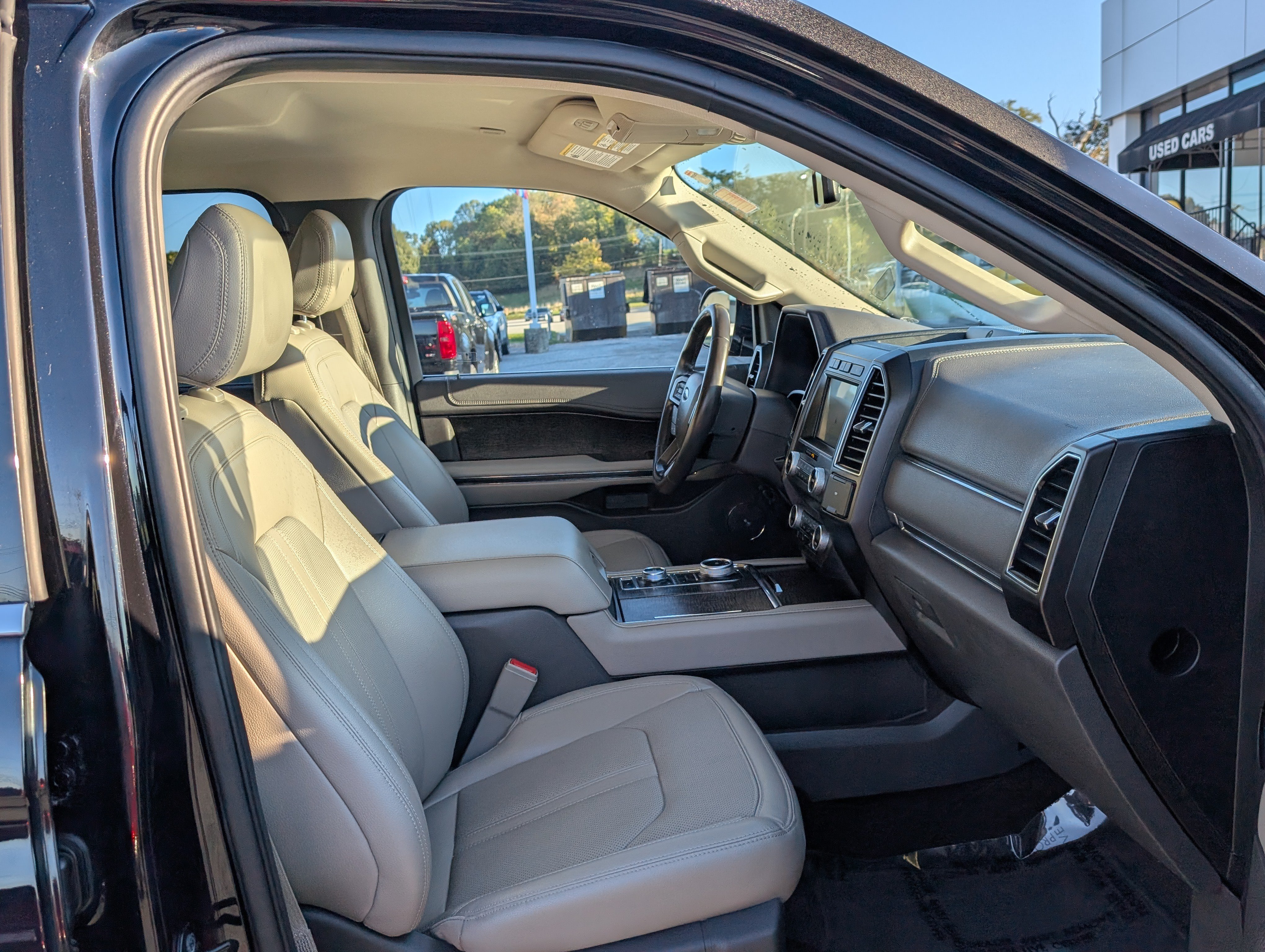 Used 2021 Ford Expedition Max Limited AWD/4WD image 11