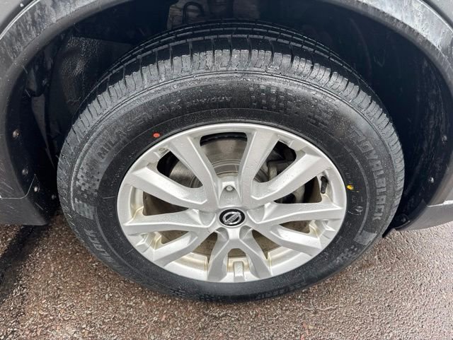 Used 2017 Nissan Rogue SV AWD/4WD image 32