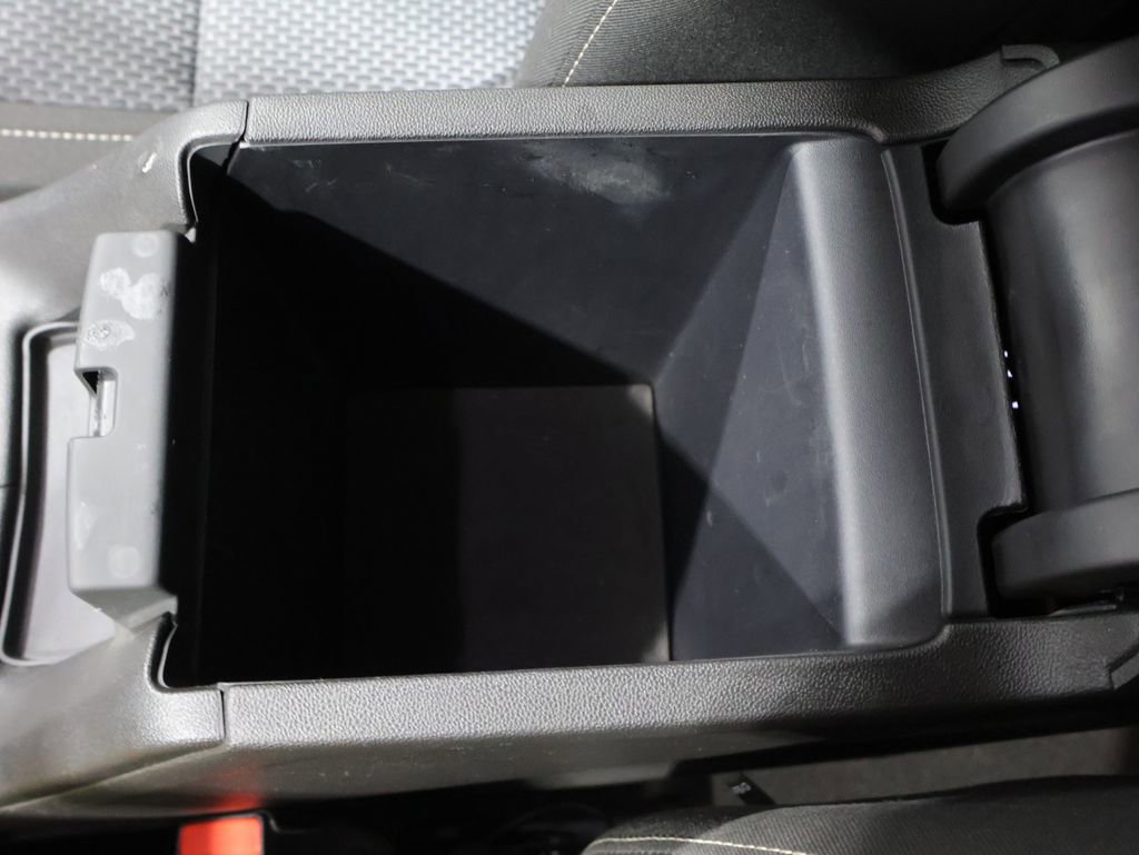 Used 2023 GMC Acadia SLE w/ LPO, Cargo Package image 32