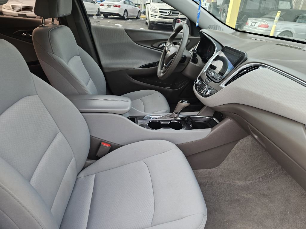 Used 2020 Chevrolet Malibu LT image 44