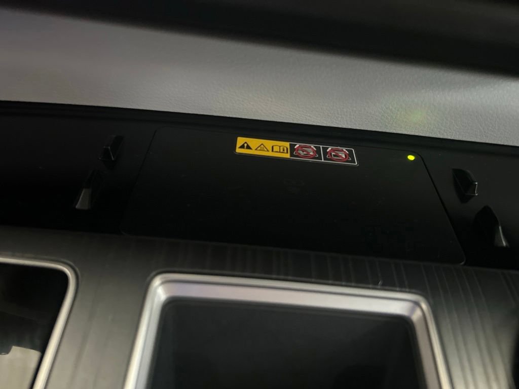 Used 2025 Toyota Sienna XLE FWD image 52