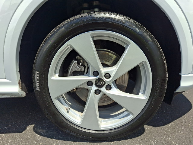 Certified 2025 Audi Q5 Premium Plus w/ Premium Plus AWD/4WD image 8
