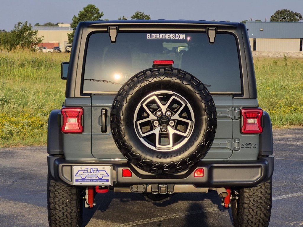 Used 2026 Jeep Wrangler Unlimited Rubicon AWD/4WD image 5