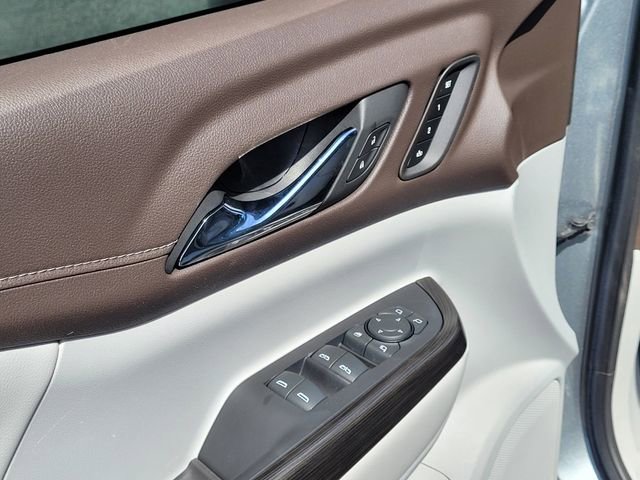 Used 2023 GMC Acadia SLT w/ Preferred Package image 22