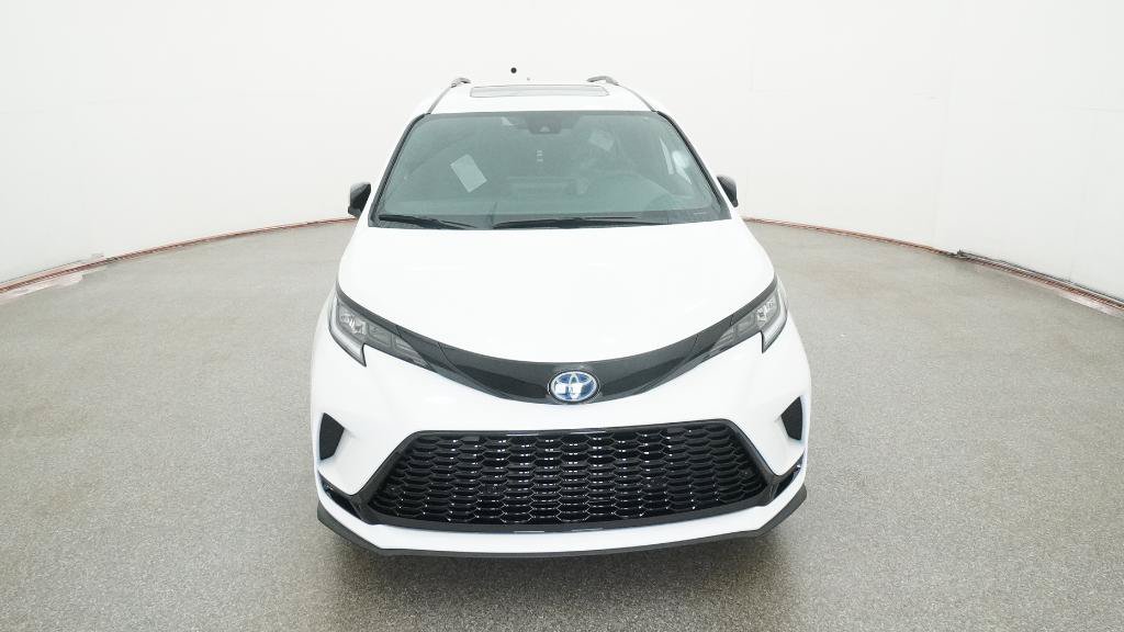 New 2025 Toyota Sienna XSE FWD image 2