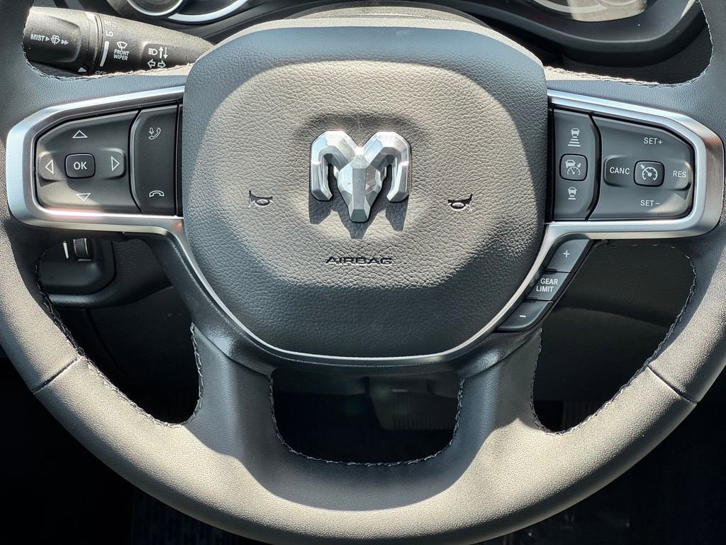 New 2026 RAM 1500 4x4 Crew Cab image 17