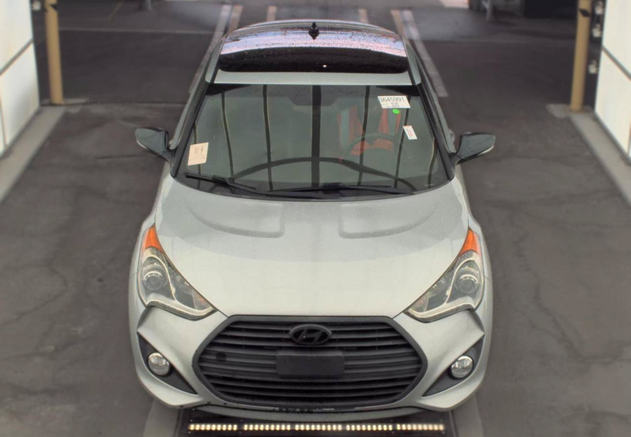 Used 2016 Hyundai Veloster Turbo w/ Option Group 04 FWD image 2