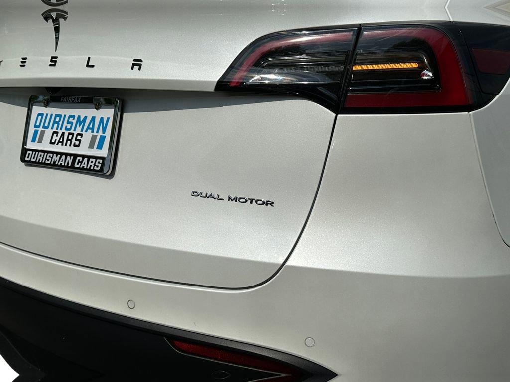 Used 2022 Tesla Model Y Long Range AWD/4WD image 18