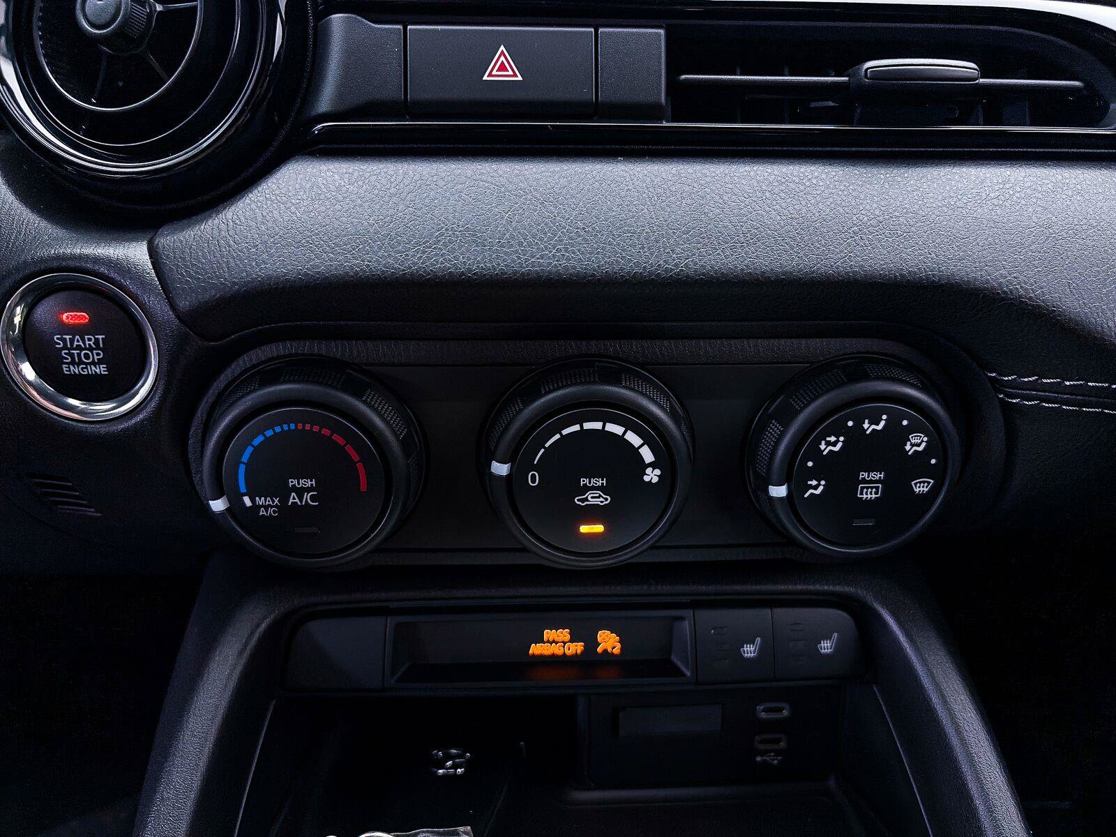 New 2026 MAZDA MX-5 Miata Club w/ Interior Package RWD image 22