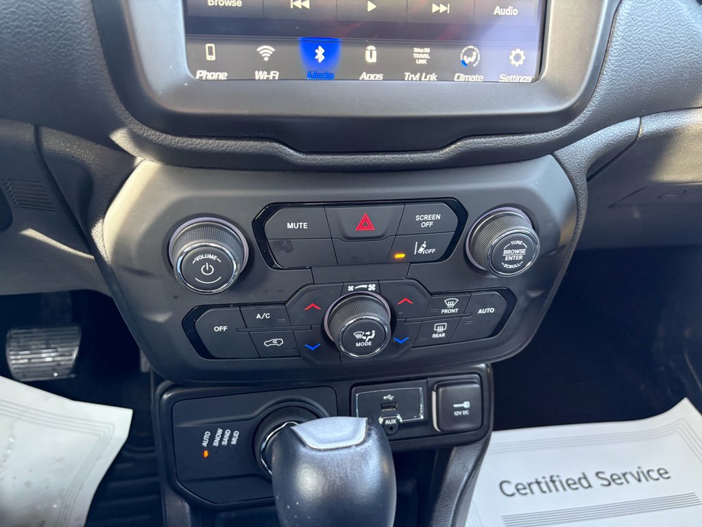 Used 2023 Jeep Renegade Limited image 12