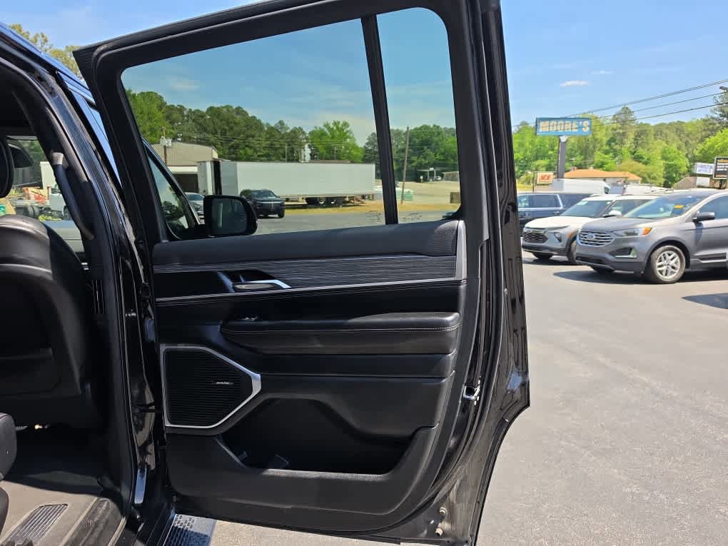 Used 2024 Jeep Wagoneer Series II w/ Flexible Seating Group RWD image 29