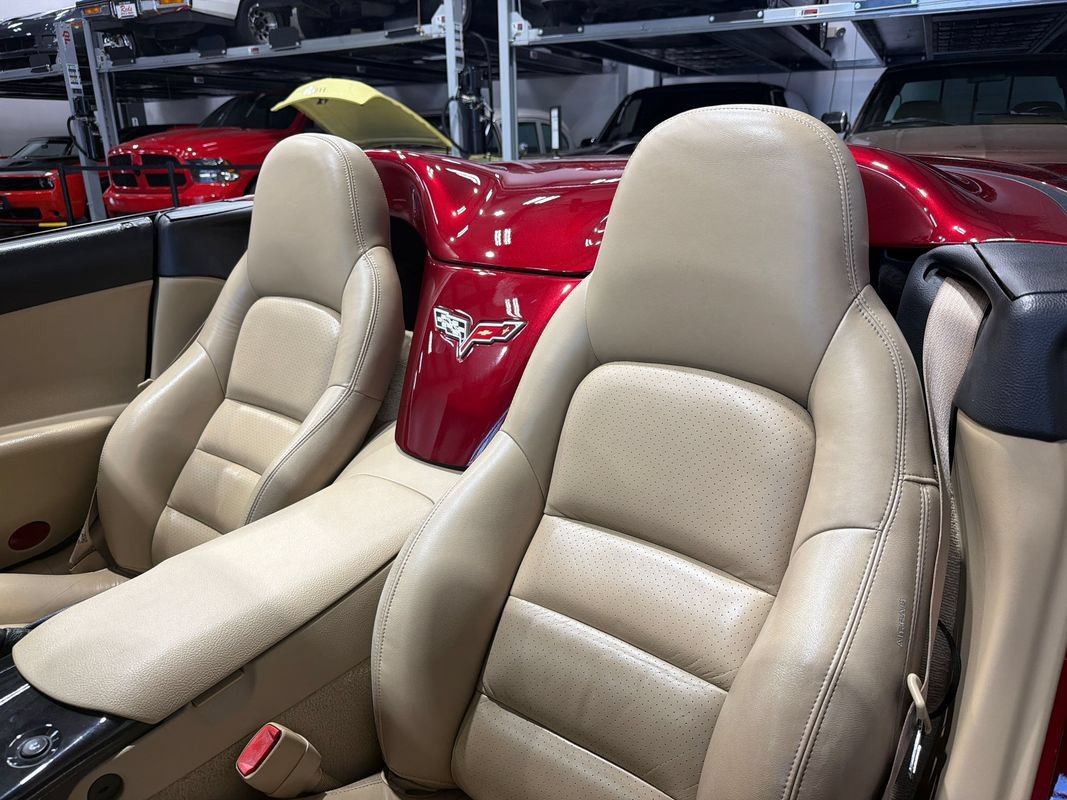 Used 2006 Chevrolet Corvette Convertible w/ Preferred Equipment Group RWD image 62
