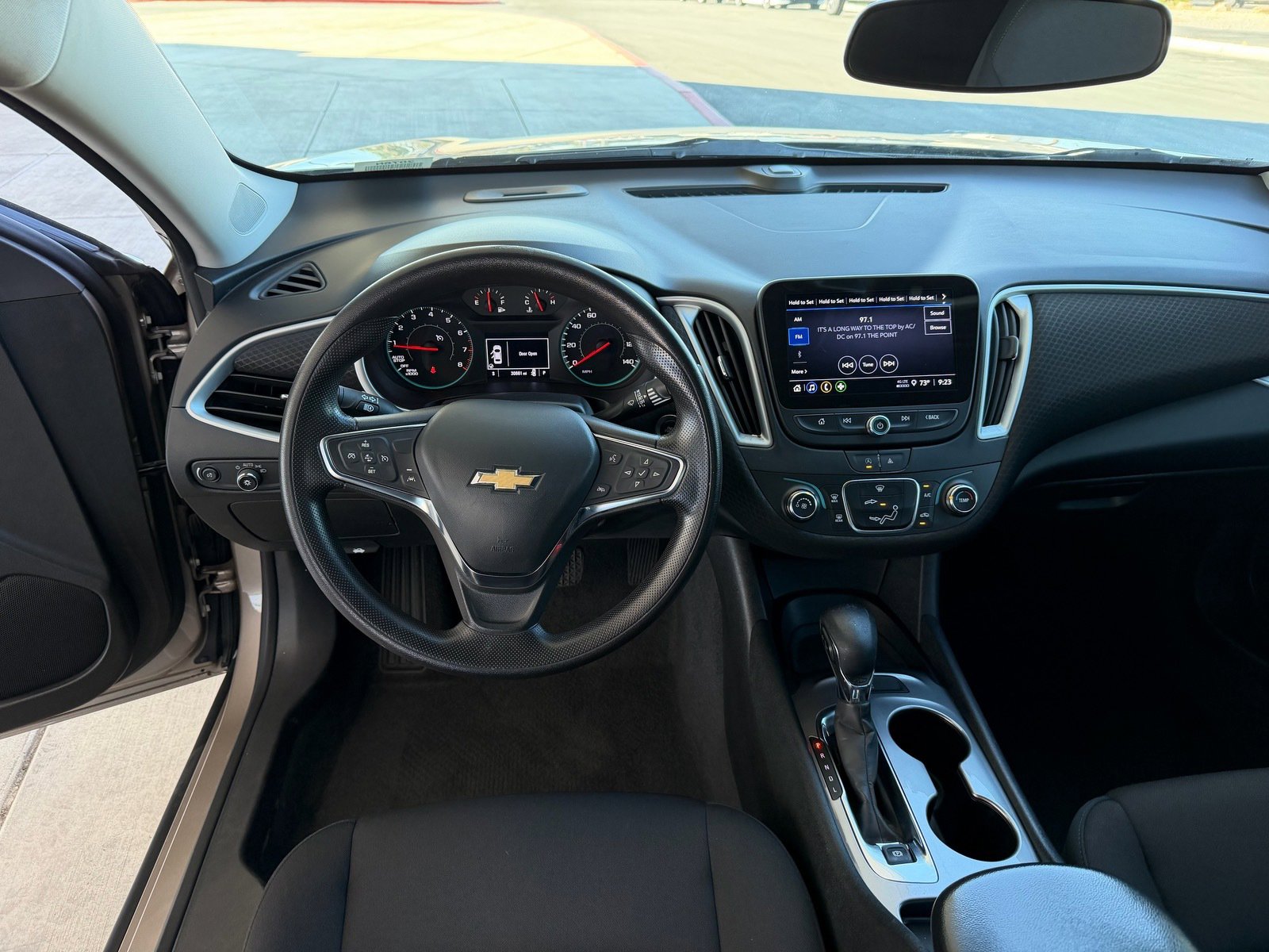 Used 2023 Chevrolet Malibu LS image 12