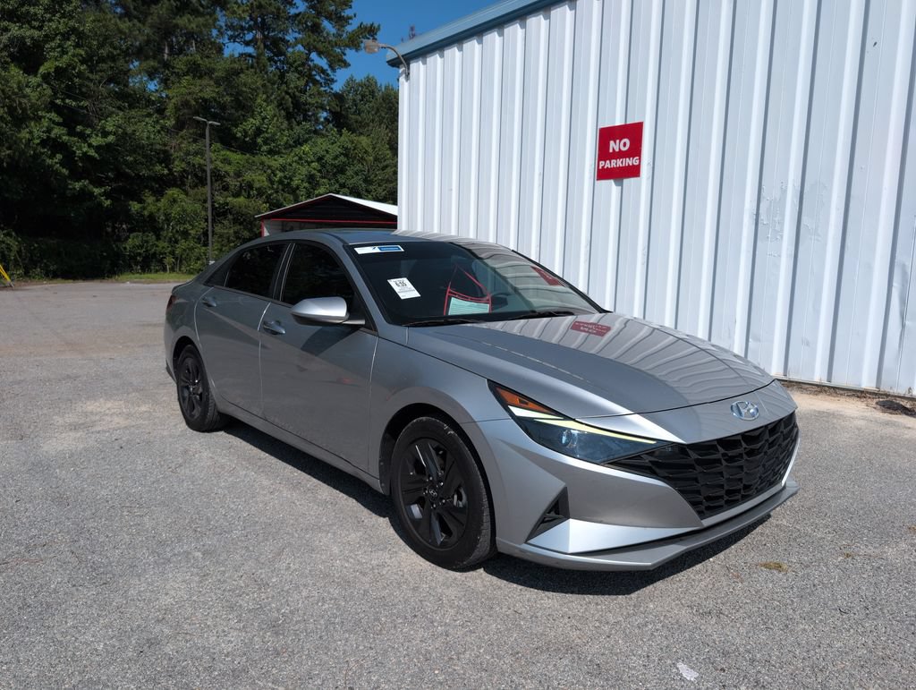 Used 2022 Hyundai Elantra SEL w/ Cargo Package FWD image 1