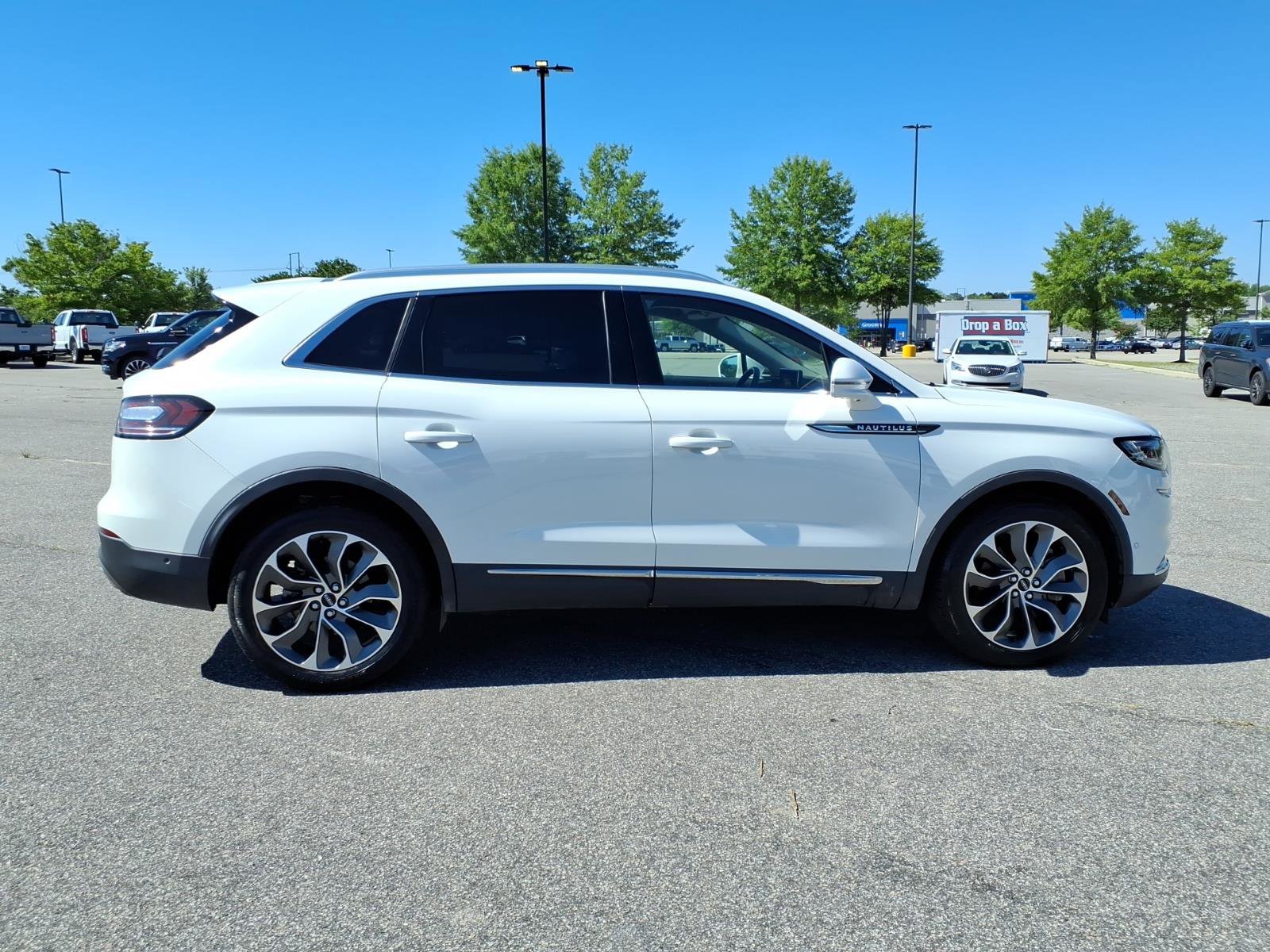 Used 2022 Lincoln Nautilus Reserve w/ Equipment Group 201A FWD image 24