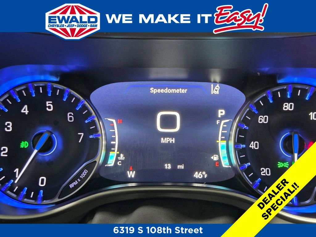 New 2026 Chrysler Pacifica Select AWD/4WD image 18