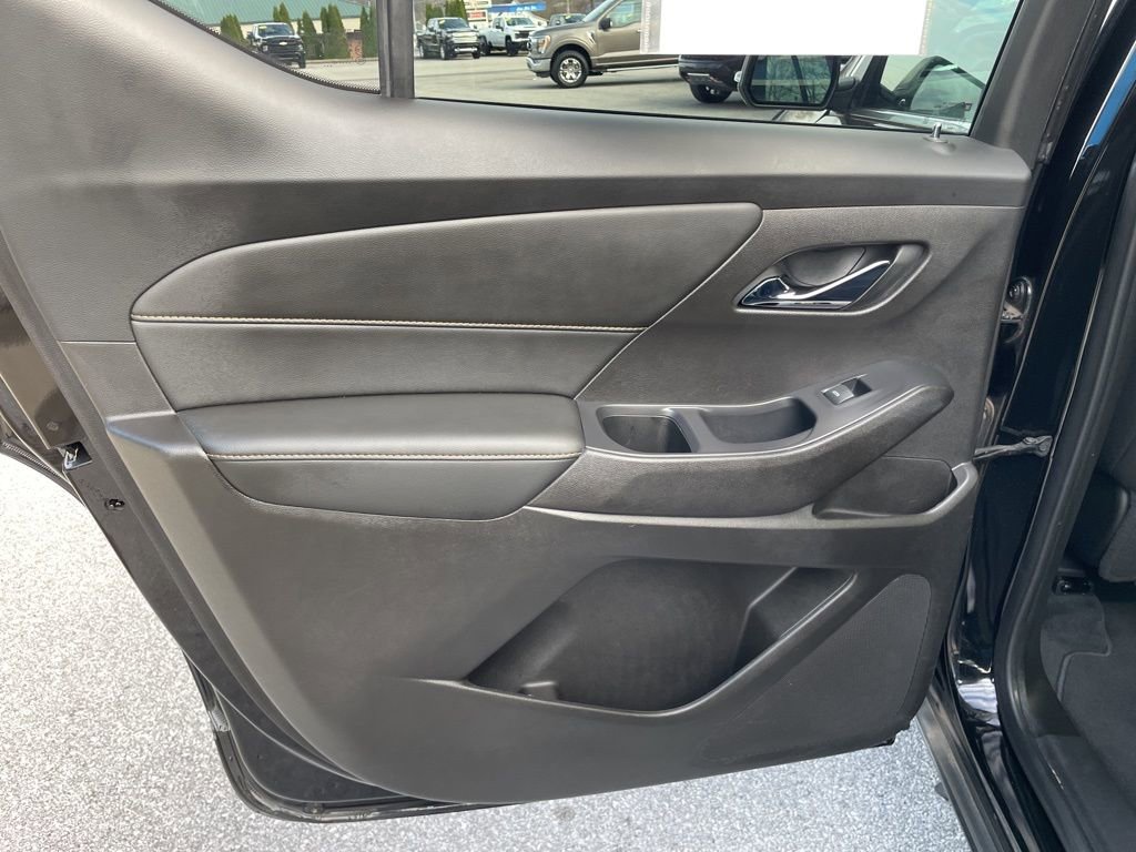 Used 2021 Chevrolet Traverse LT image 46