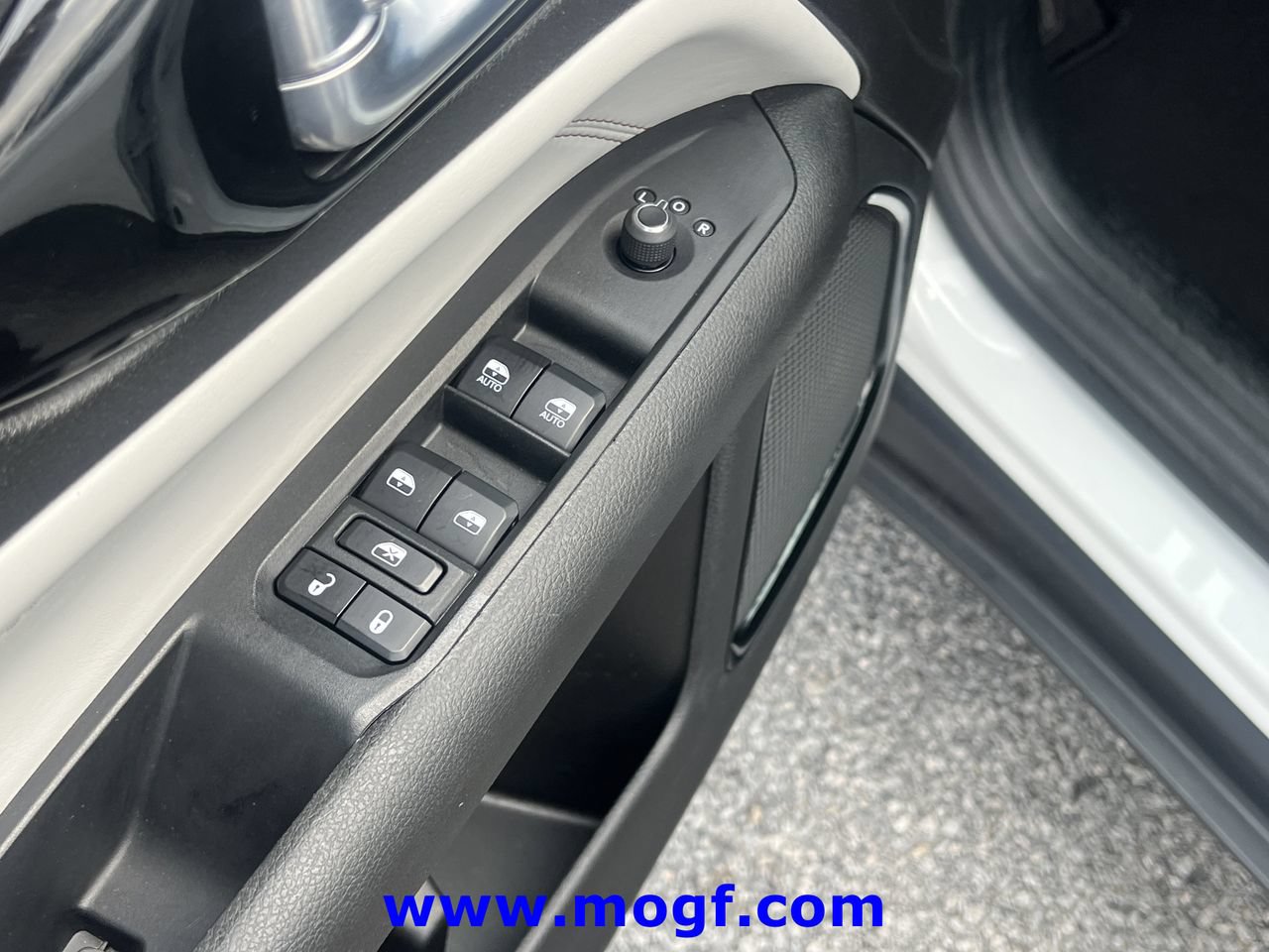 Used 2024 Jeep Compass Limited AWD/4WD image 17