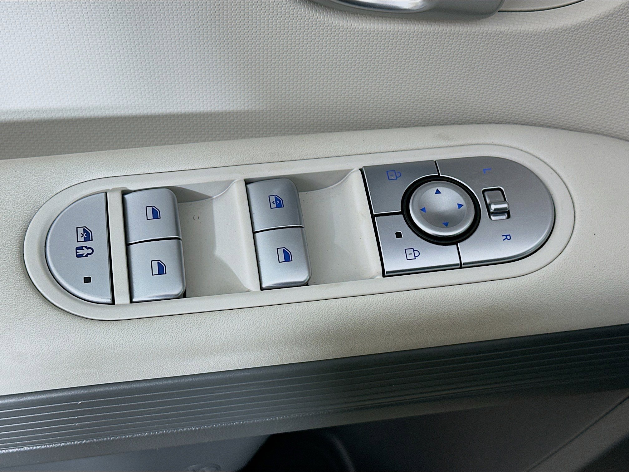 Used 2024 Hyundai Ioniq 5 SE RWD image 15