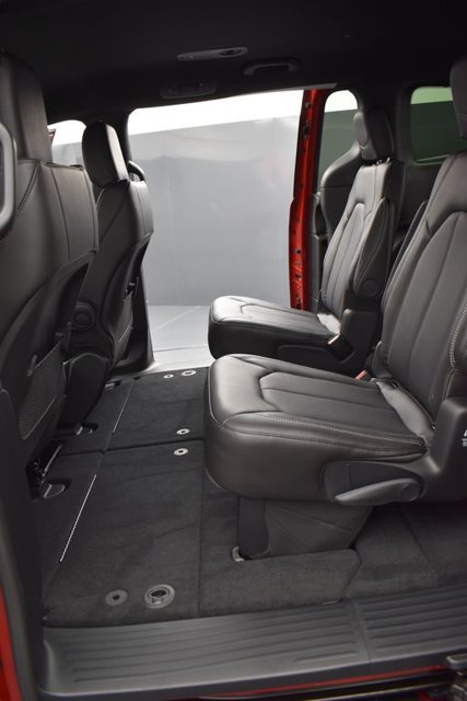New 2026 Chrysler Voyager LX FWD image 10