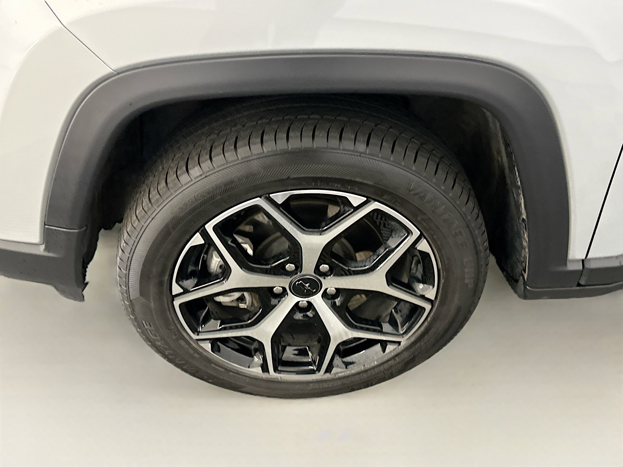 Used 2025 Jeep Compass Limited image 11