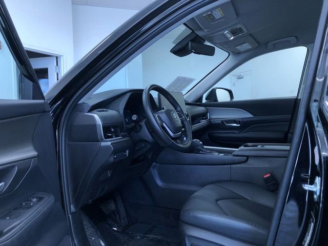 Used 2025 Toyota Grand Highlander AWD image 13