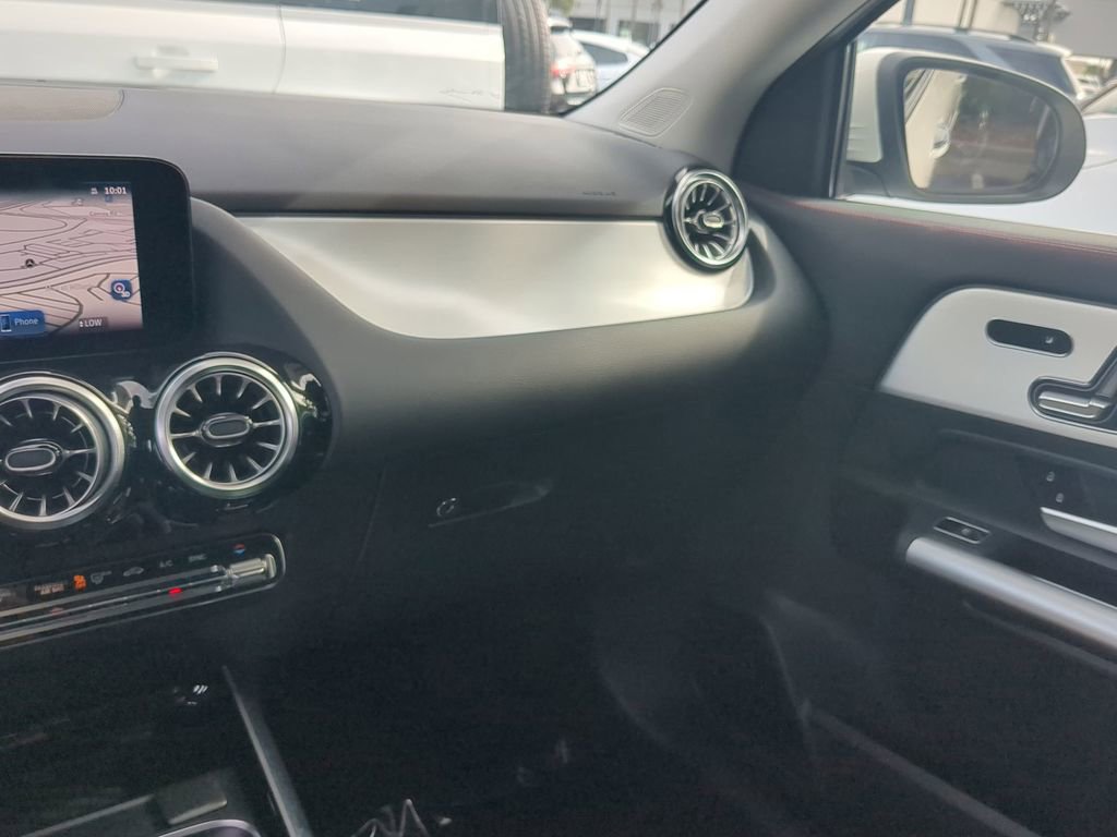 Used 2024 Mercedes-Benz GLA 250 4MATIC image 4