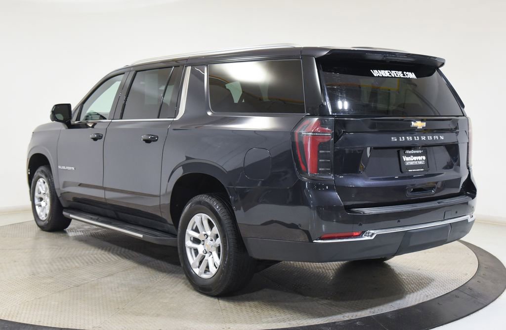 Used 2025 Chevrolet Suburban LS AWD/4WD image 12