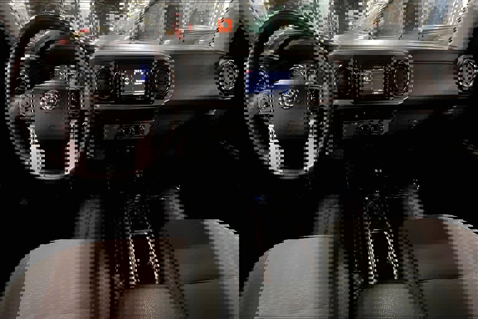 Used 2018 Toyota Tacoma SR5 image 14