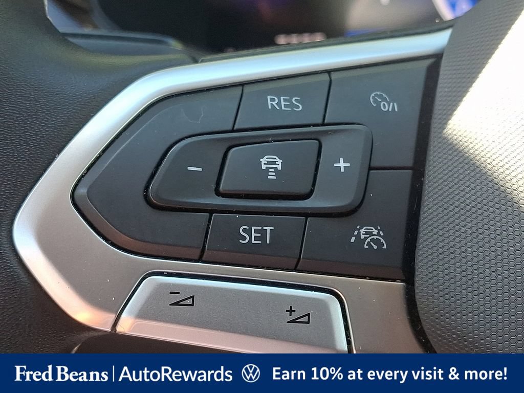 Certified 2023 Volkswagen Taos SE w/ Black Wheel Package FWD image 26