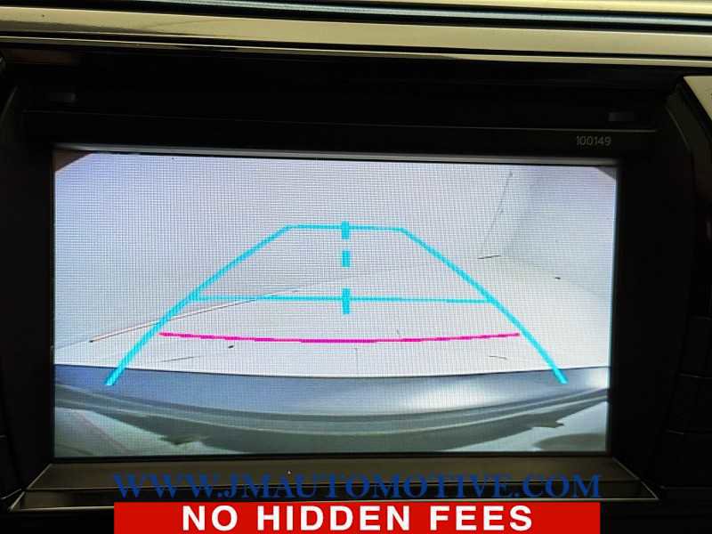 Used 2015 Toyota Corolla LE image 29