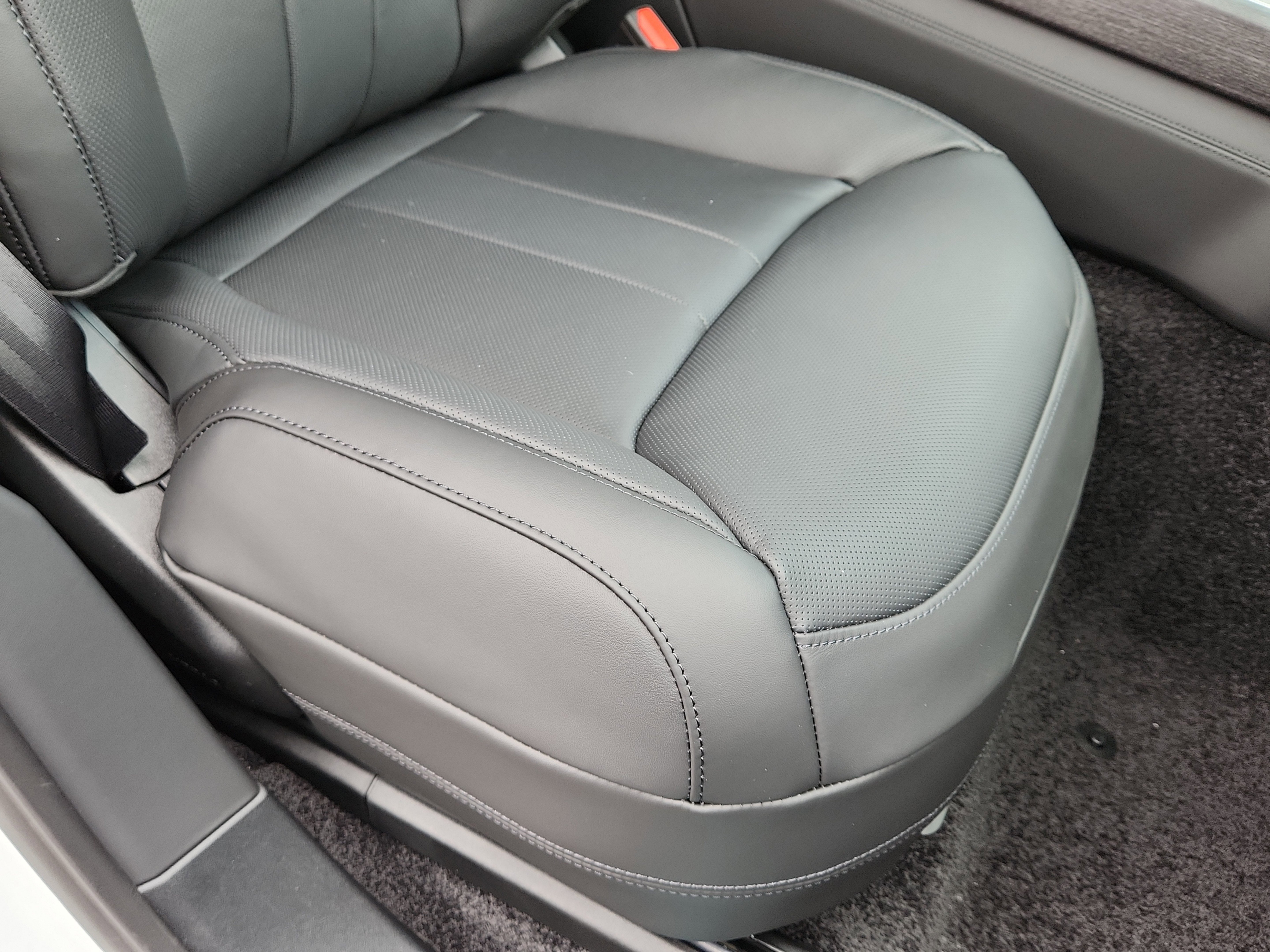 New 2025 Land Rover Range Rover SE image 19