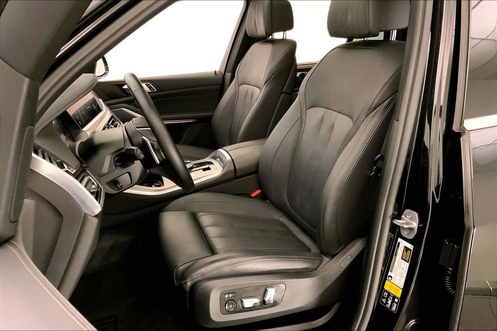 Certified 2022 BMW X5 xDrive40i w/ Premium Package AWD/4WD image 13