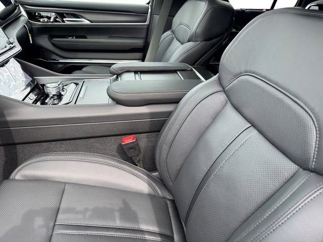 New 2026 Jeep Grand Wagoneer Summit w/ Premium Group III AWD/4WD image 19