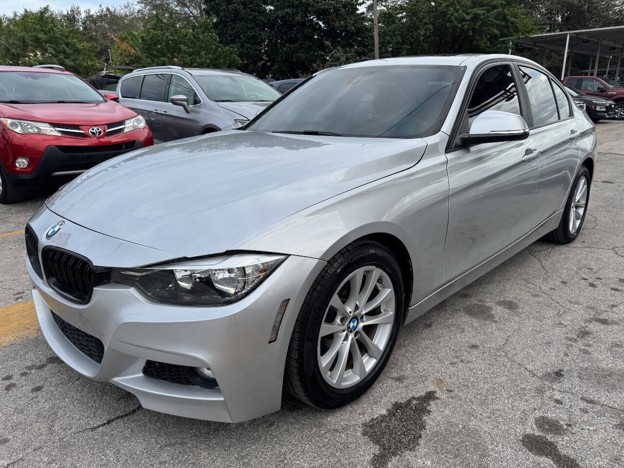 Used 2016 BMW 320i Sedan image 2
