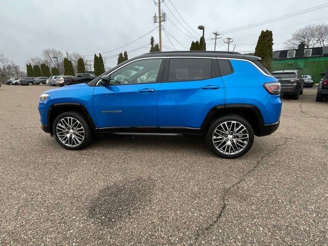 Used 2023 Jeep Compass Limited w/ Elite Group AWD/4WD image 2