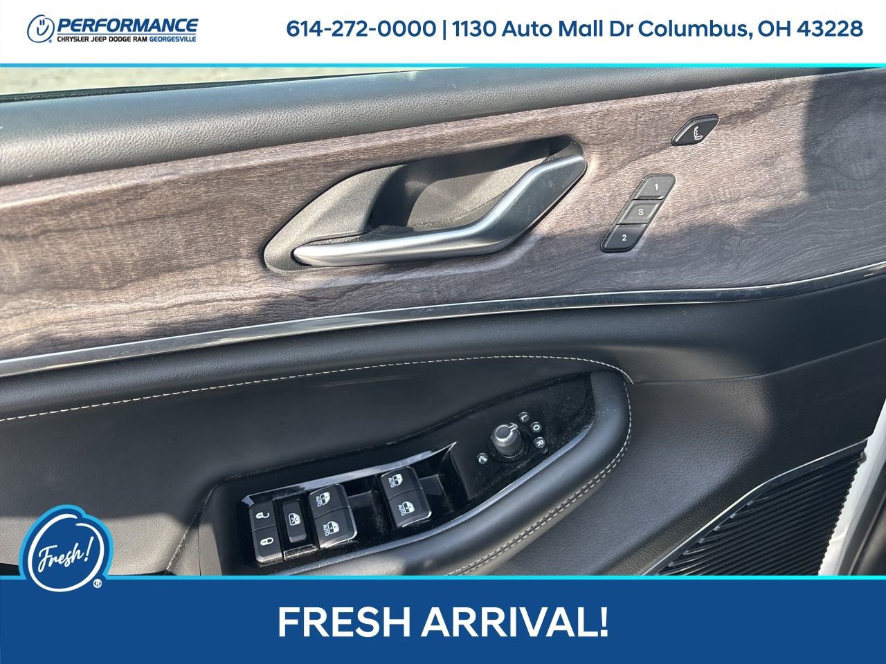 Used 2022 Jeep Grand Cherokee Overland w/ Advanced Protech Group III image 17