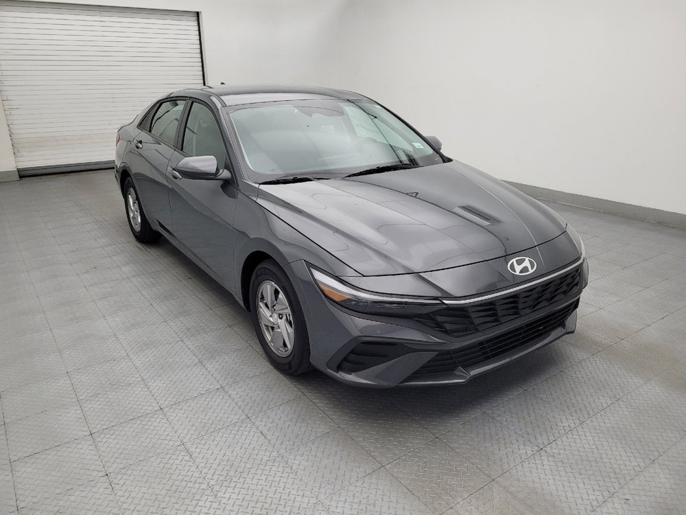 Used 2025 Hyundai Elantra SE FWD image 13