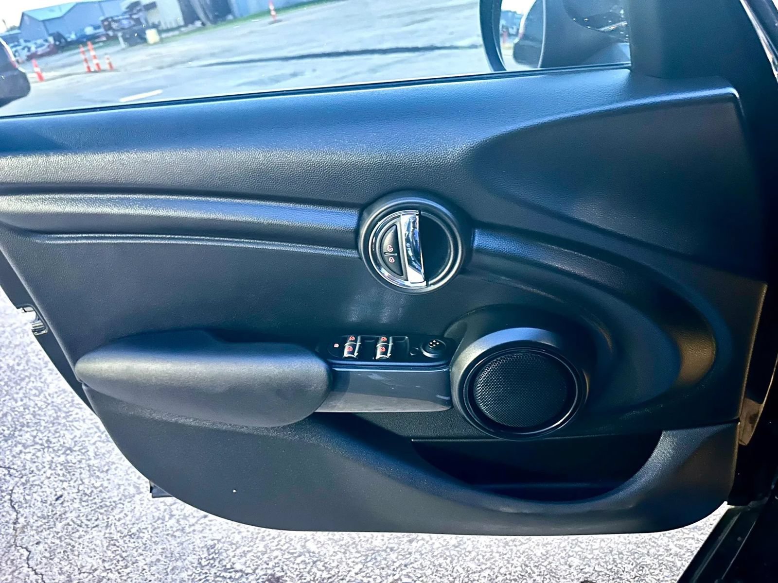 Used 2019 MINI Cooper 4-Door Hardtop FWD image 28