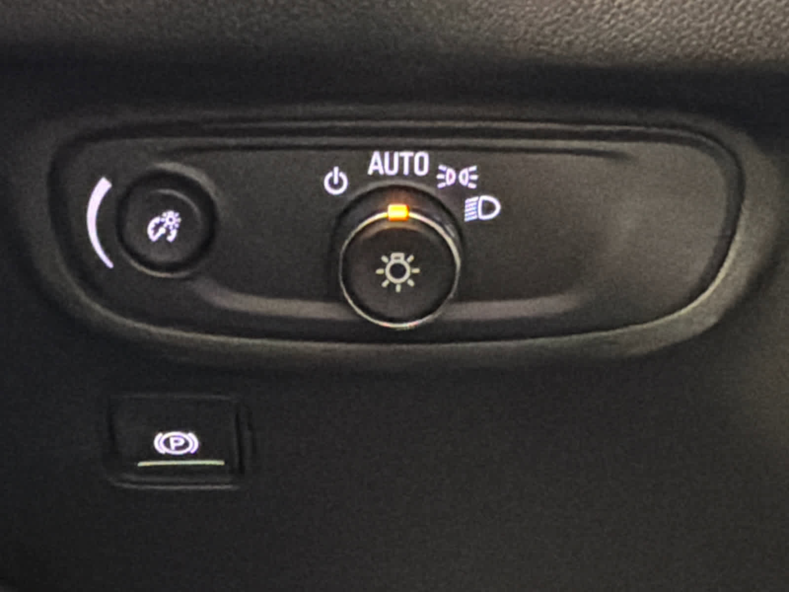 Used 2024 GMC Terrain SLE w/ Driver Convenience Package FWD image 41