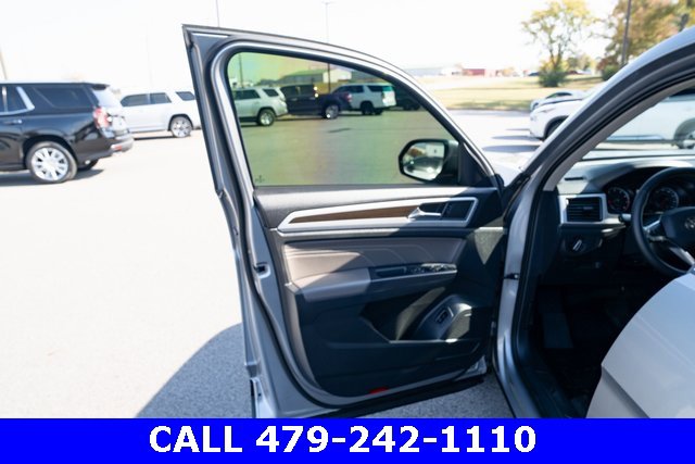 Used 2021 Volkswagen Atlas SE image 11