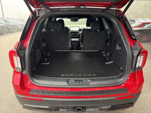 Used 2025 Ford Explorer ST-Line w/ Premium Package image 8