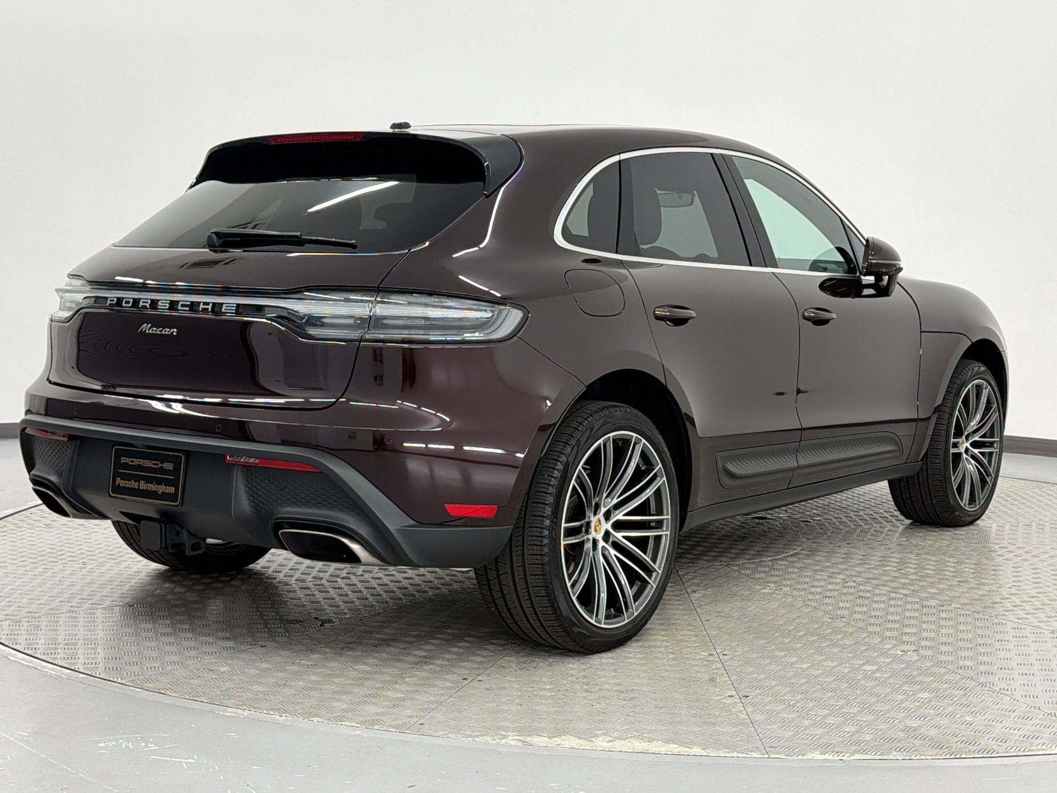 Used 2026 Porsche Macan AWD/4WD image 9