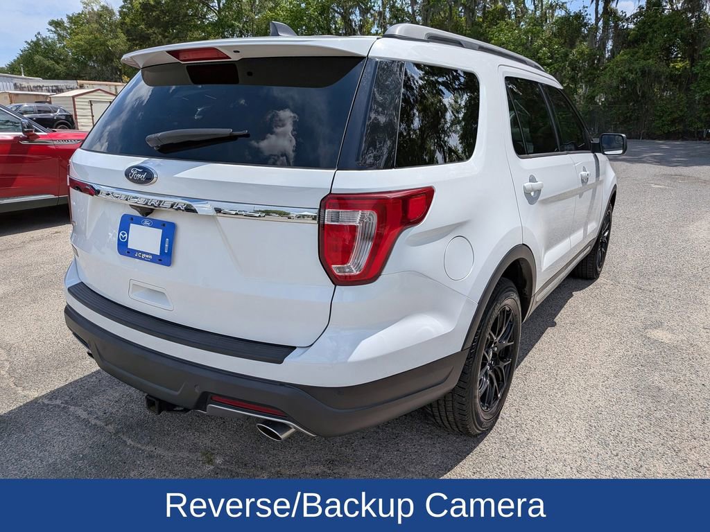 Used 2018 Ford Explorer XLT FWD image 4