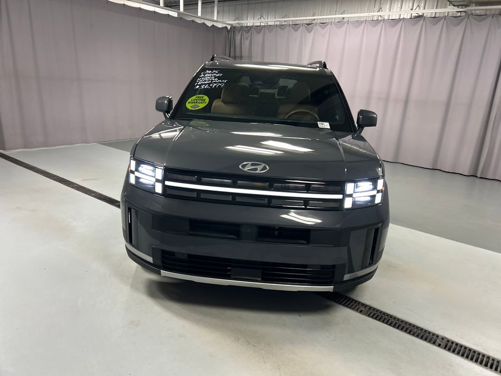 Used 2025 Hyundai Santa Fe Limited image 2