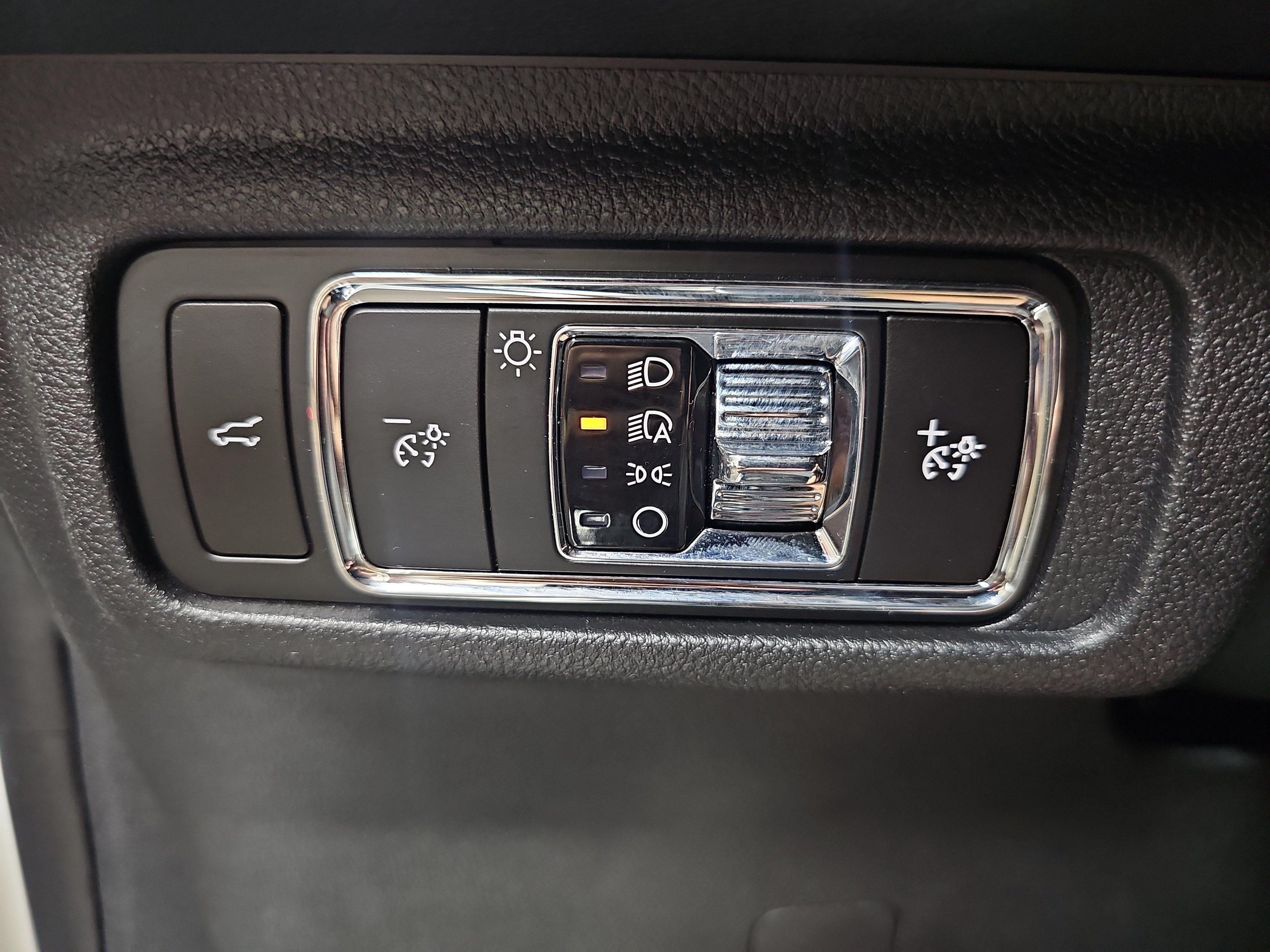 Used 2023 Lincoln Corsair FWD w/ Equipment Group 101A image 27