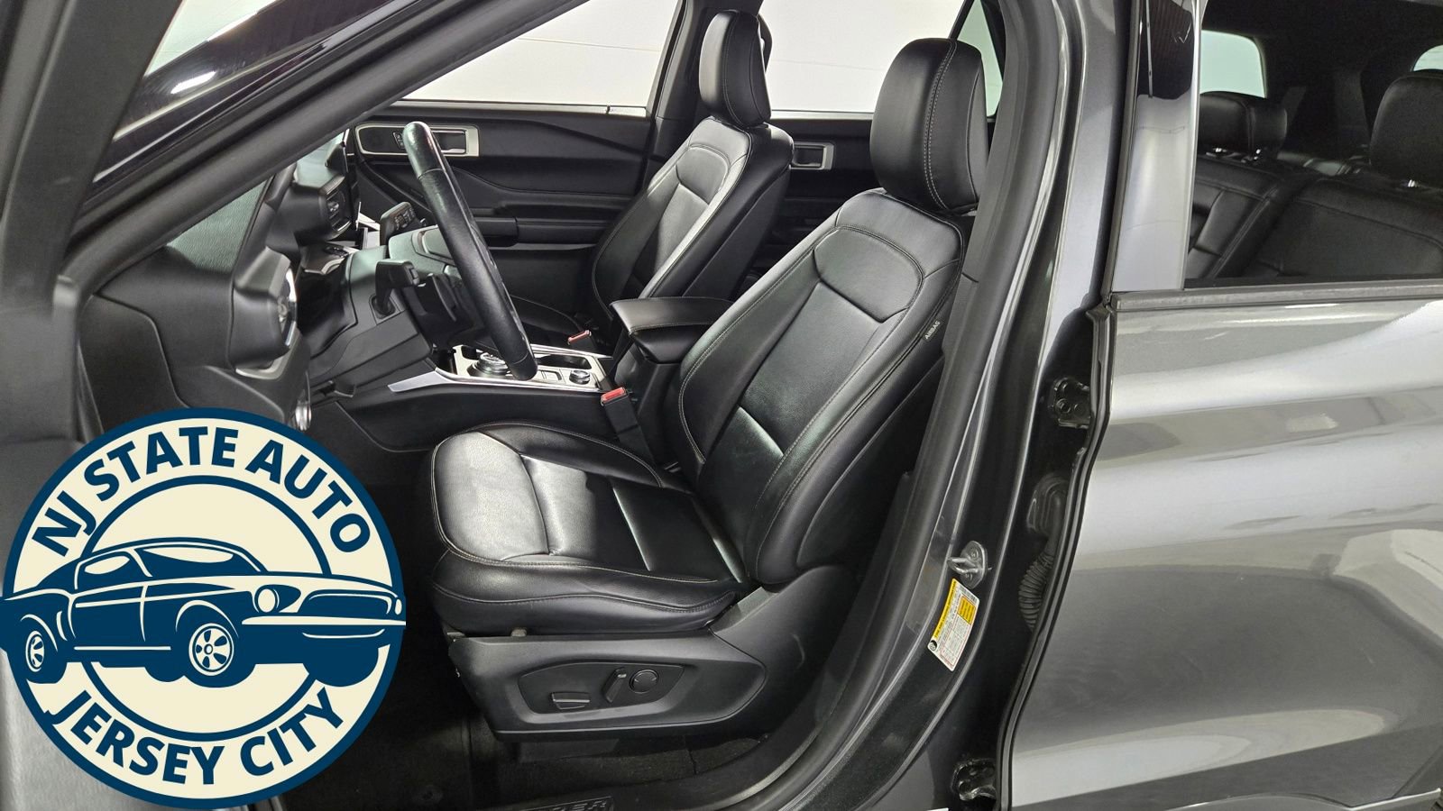 Used 2020 Ford Explorer XLT w/ Equipment Group 202A image 31