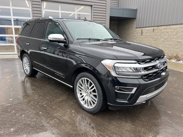 Used 2023 Ford Expedition Platinum image 3